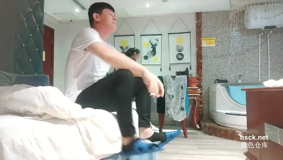 爱情故事06-10酒店大圆床约炮女婚饥渴人妻