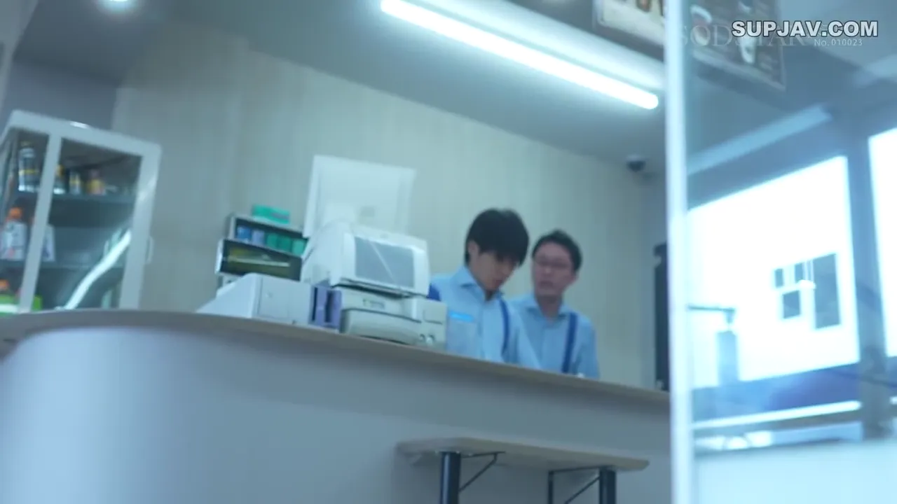 【限定版】被催眠光线掌控的金发少女